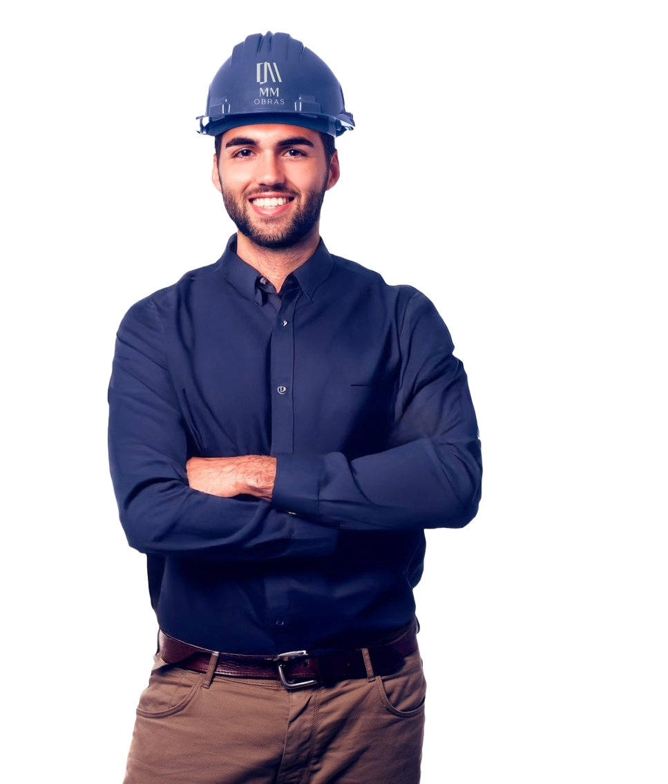 MM Obras professional wearing a safety helmet